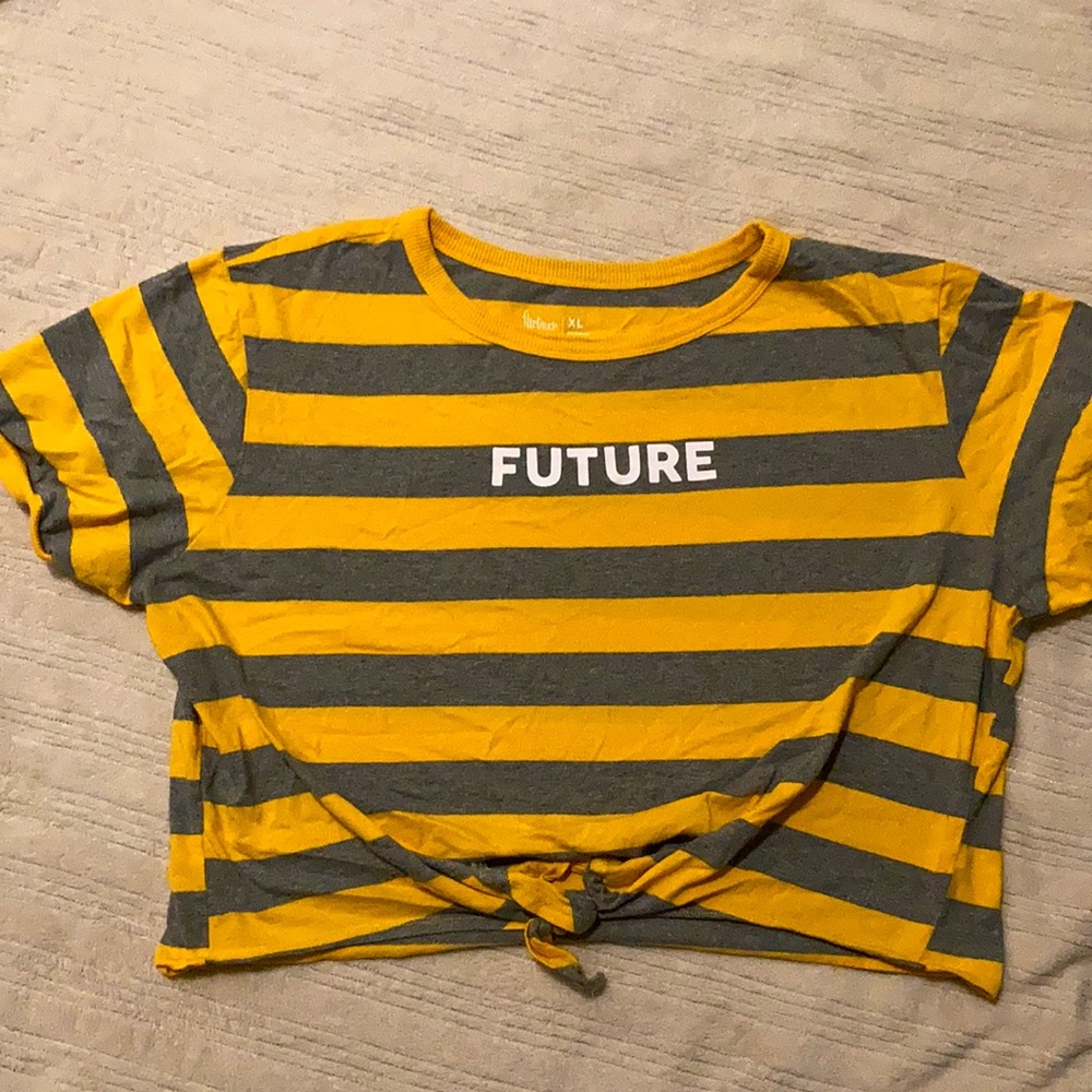 “Future” tied grey and yellow crop top